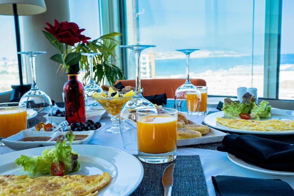 Mandarin Palace Hotel & Spa Ταγγέρη Εξωτερικό φωτογραφία A breakfast table