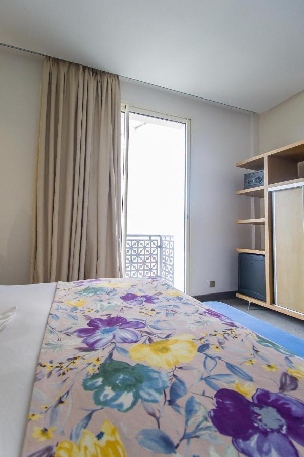 Mandarin Palace Hotel & Spa Ταγγέρη Εξωτερικό φωτογραφία A bedroom in a student residence hall