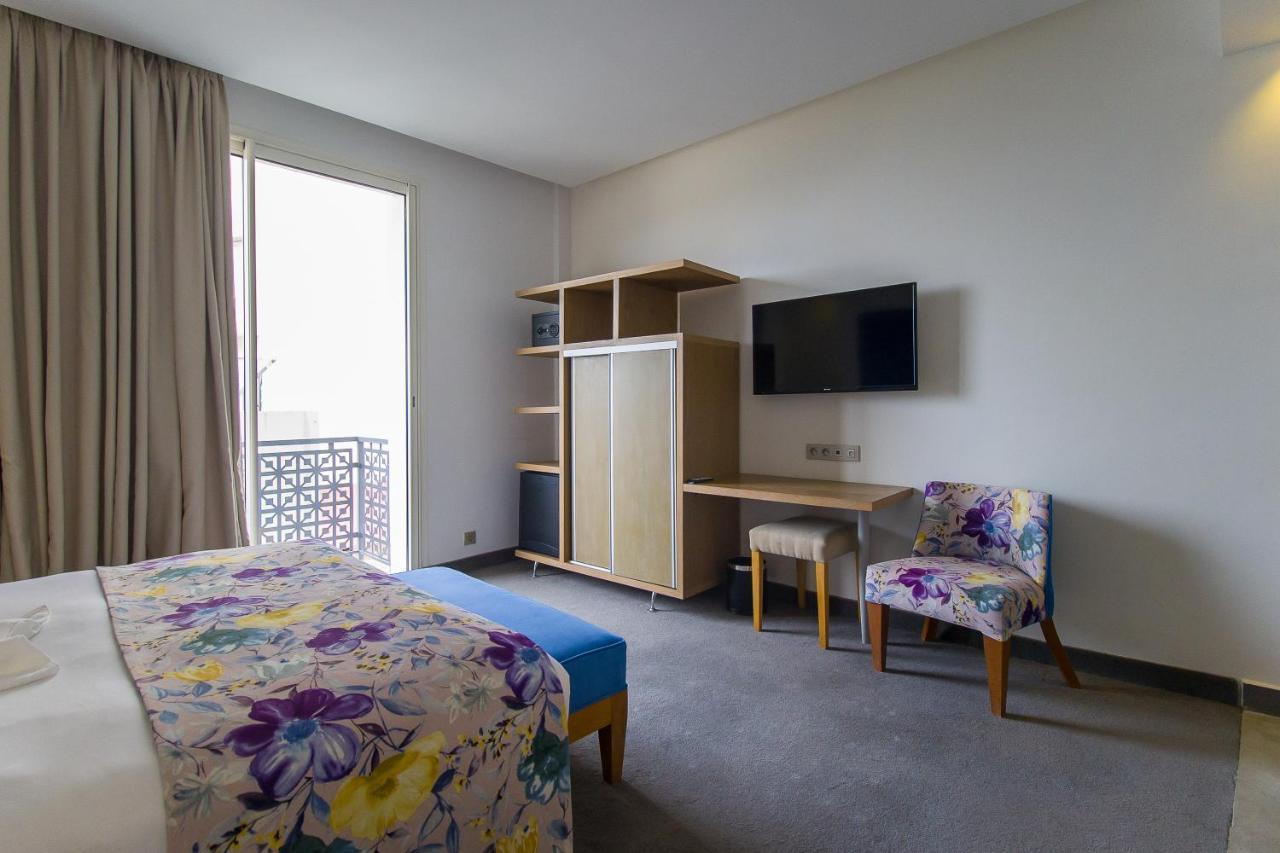 Mandarin Palace Hotel & Spa Ταγγέρη Εξωτερικό φωτογραφία A room at the hotel